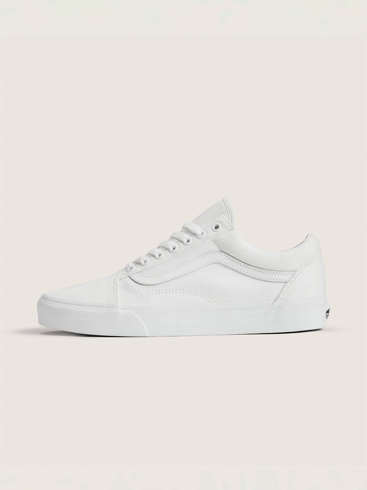 TRUE WHITE