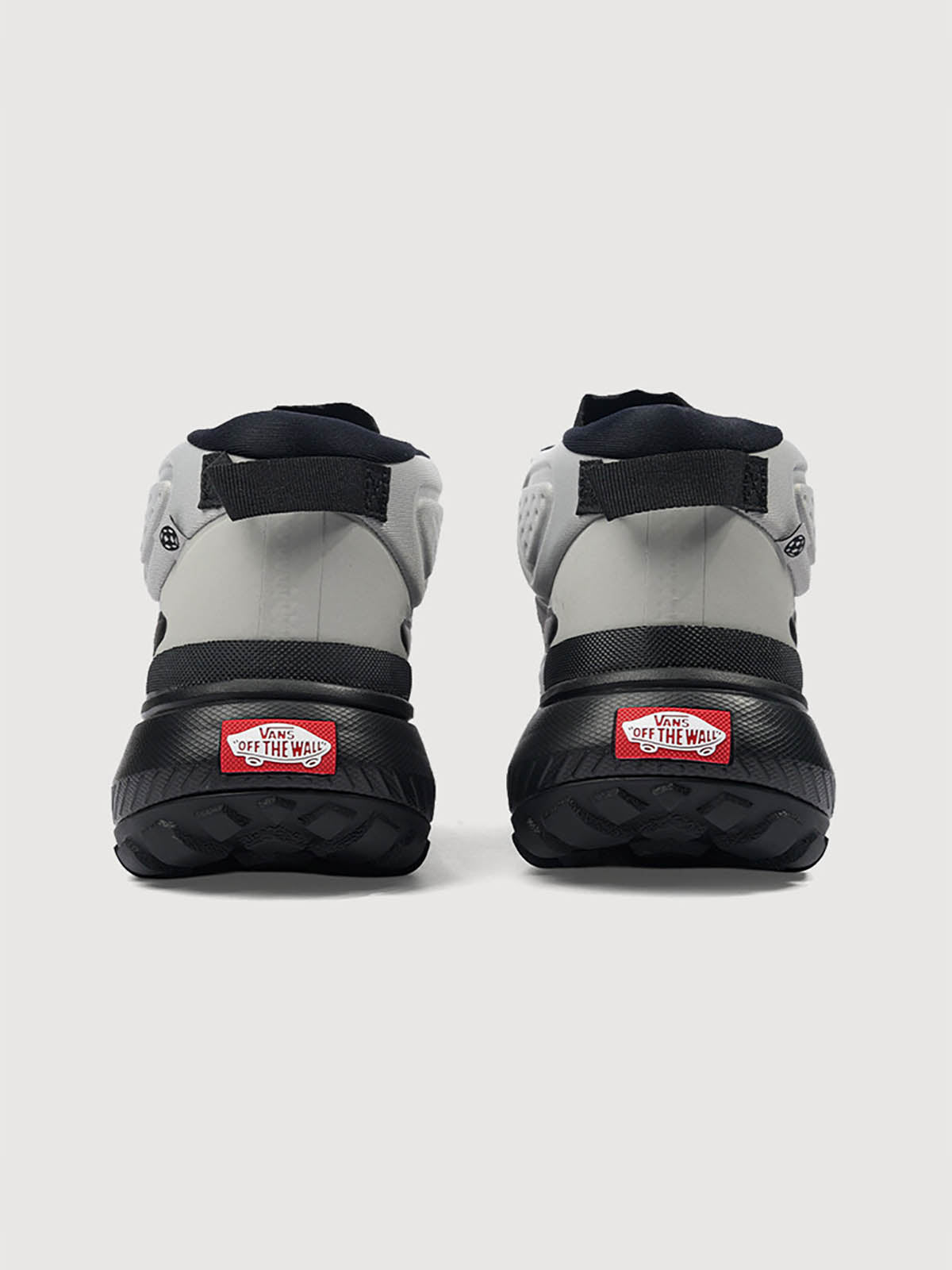 Tenis Crosspath Mid Gris 3