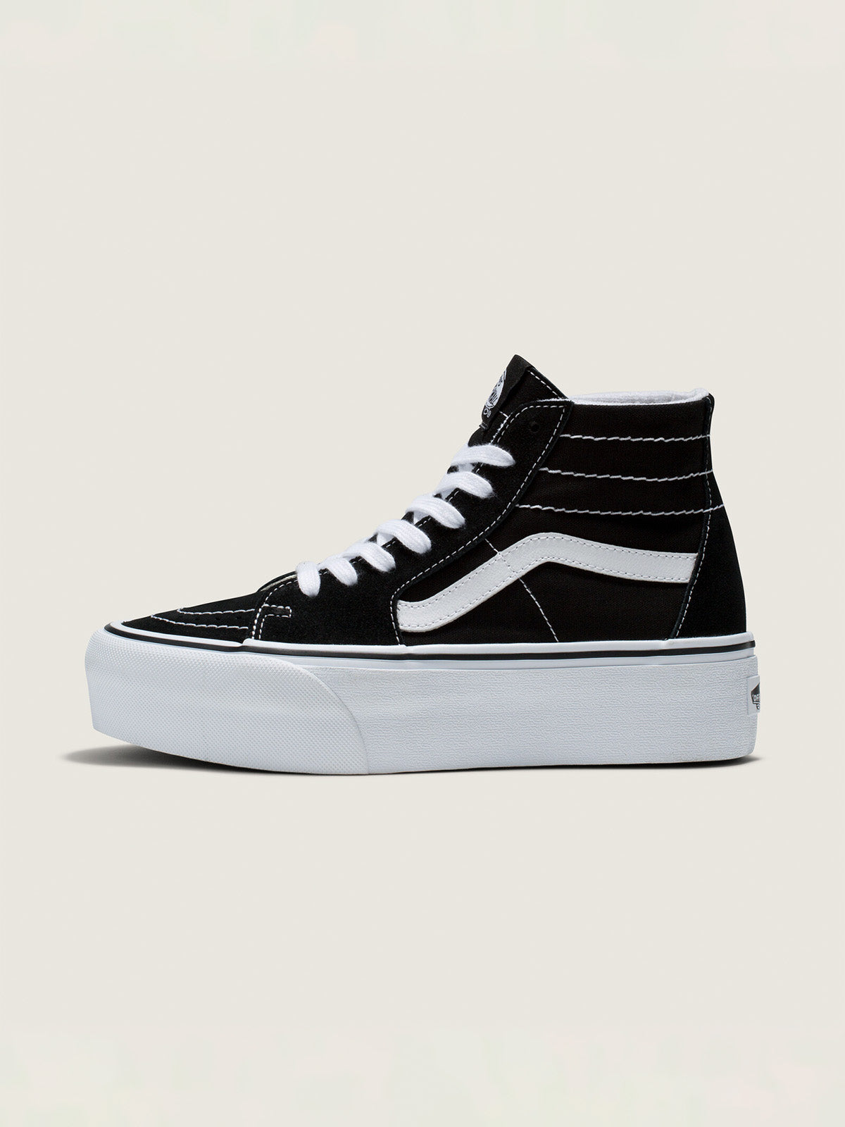 BLACK /TRUE WHITE